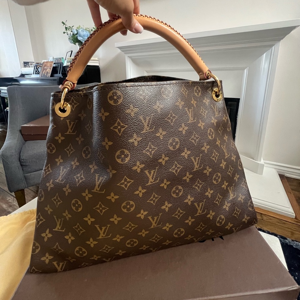 Louis Vuitton ARTSY MM GREAT Condition